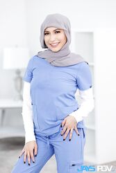 بينيلوبي وودز الحجاب صورة جنسية