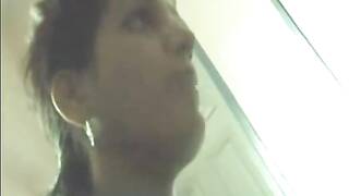 سارة خان الباكستانية
