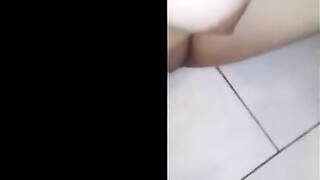 فتاة مراهقة برسانية كبيرة طبيعية