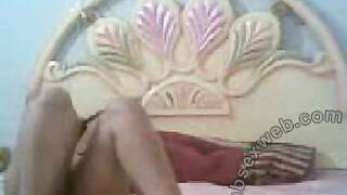 زوجةعربية ييتاك بصعوبة