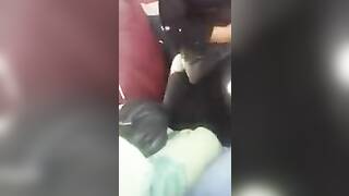 حسرى النياكه وصلت الاتوبيس الواد عمال يدقر فى اليت ولا هامه حاجه