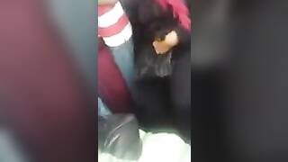 حسرى النياكه وصلت الاتوبيس الواد عمال يدقر فى اليت ولا هامه حاجه