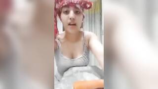 جامده نيك المزه كيوت اوى وهيا بتتشرمط وتتلبون ع حق