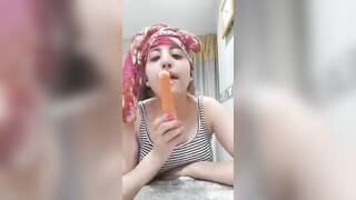 جامده نيك المزه كيوت اوى وهيا بتتشرمط وتتلبون ع حق