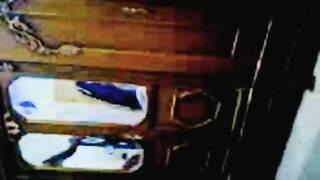 اللبوه نامت وفشخت كسها واخدت الزبر بكل هيجان سخن عليها فشخ كسمها