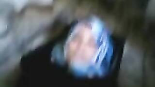 شرشر محجبه مع عشيقها ترفع العبايه وتاخده فى كسها ونيكه من الاخر