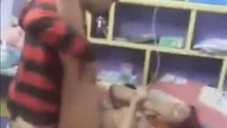 بت فاجره مع امها واجده شرمطه ولبونه وهيجان