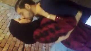 لعيون نسوانجى وواد ابن حرام ماسك خطيبته تفريش وتسخين فاجر