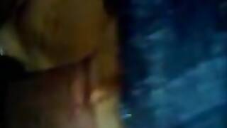 شرموطه كبيره ف السن لبوه جامده اوى مربربه واحلى عرض فاجر نيك