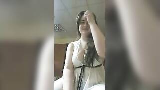هايجه اوى بجسم فاجر ابن متناكه تص الزبر وتتناك فى وضع الدوجى احلى نيك