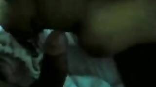 هند هايجه نيك مش قادره تمسك نفسها من كتر الهيجان وكسها ال بياكلها