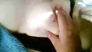 لبوه مومس جامده بجسم ابن متناكه تتناك وتكيف نياكها بليله حمرا حلوه