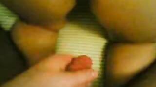 وزه عسوله كيوته بينيكها وهيا كلها رومانسيه وجسمها فاجر مش متحملاه