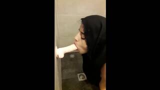 الحجاب العربي في سن المراهقة الرقيق فتاة دسار التدريب